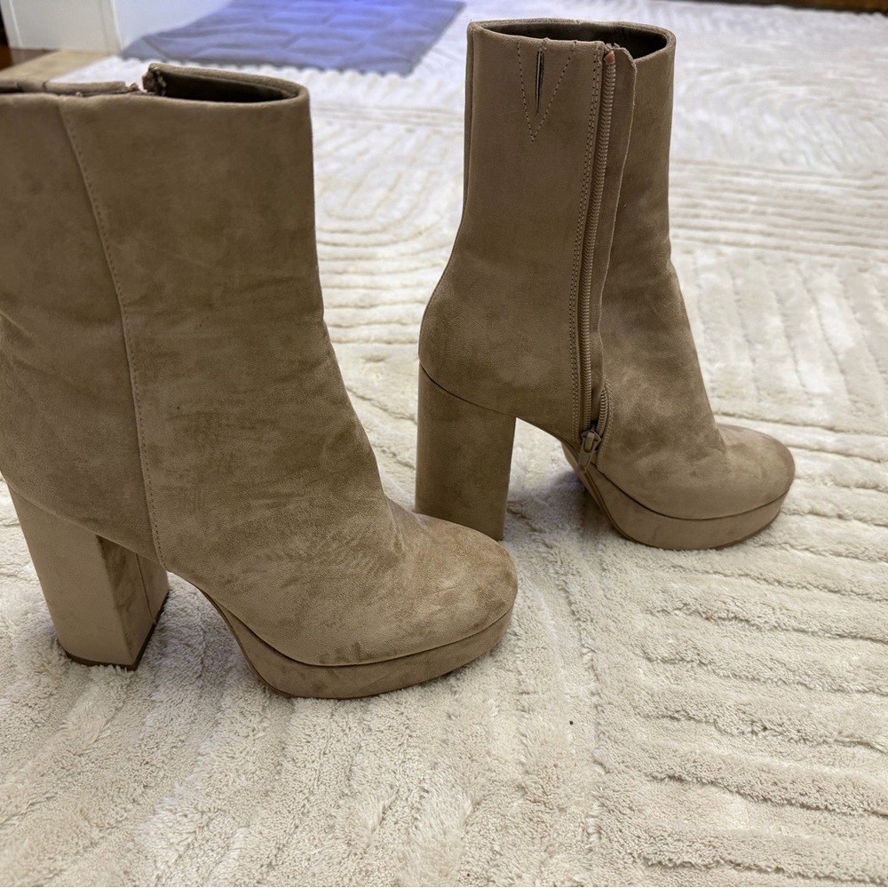 Steve Madden Tan Heeled Boots